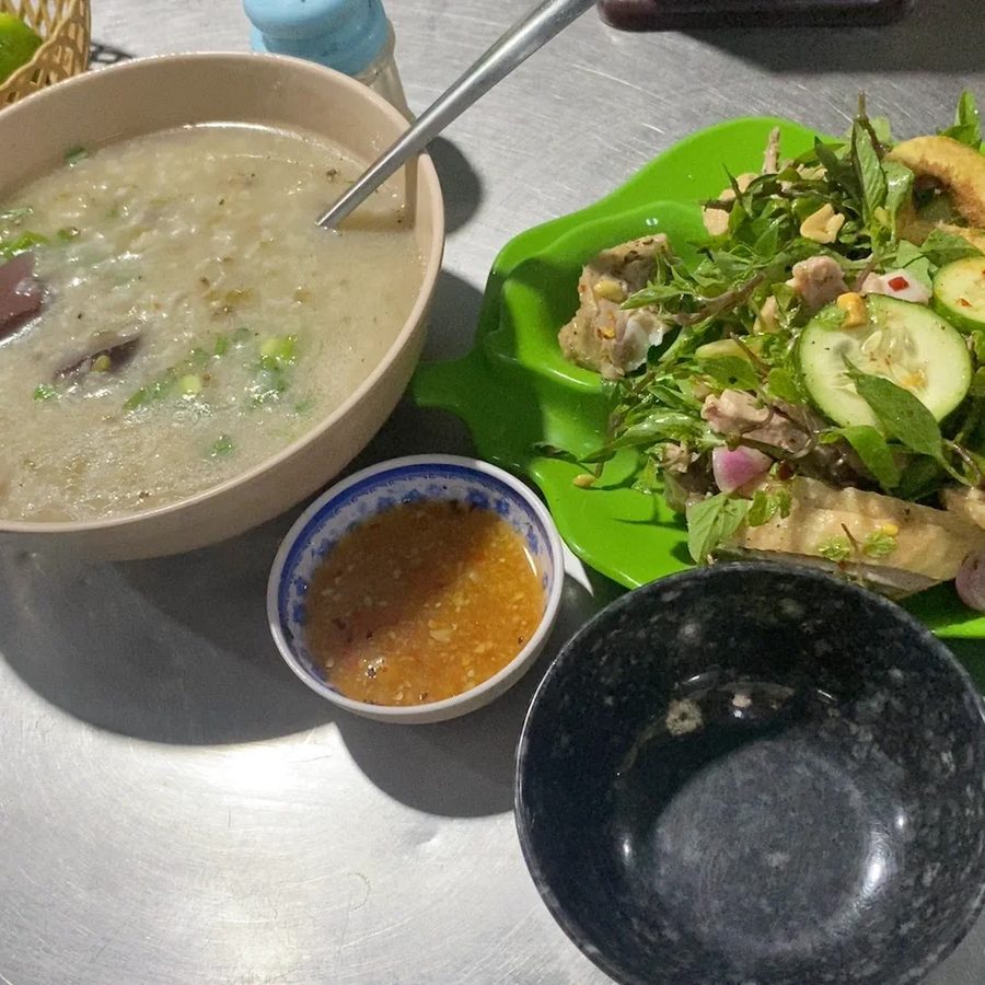 Quán cháo vịt cô chủ nhỏ