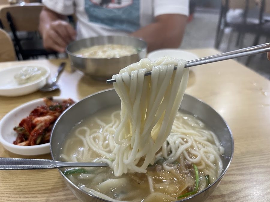 餃子カルグクス店
