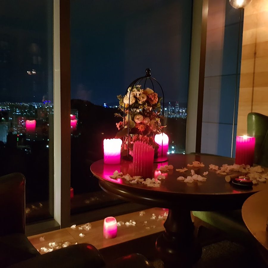 Moon Bar