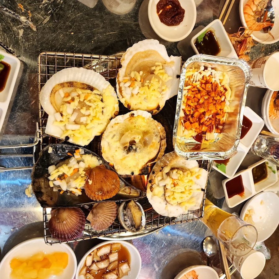 욱이네불타는조개구이