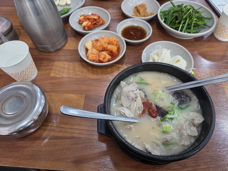 Gyeongju Bakga Gukbap Sajik Direct Branch
