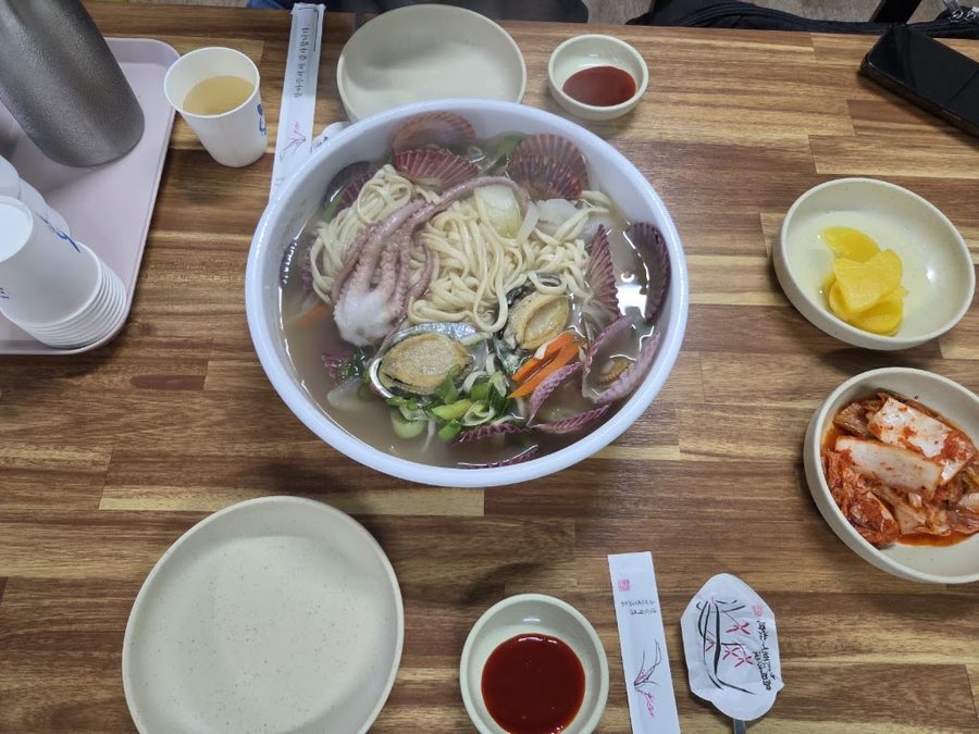 해물 칼국수 정씨네집