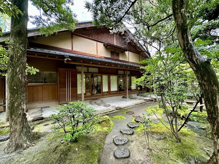 Rakusuien