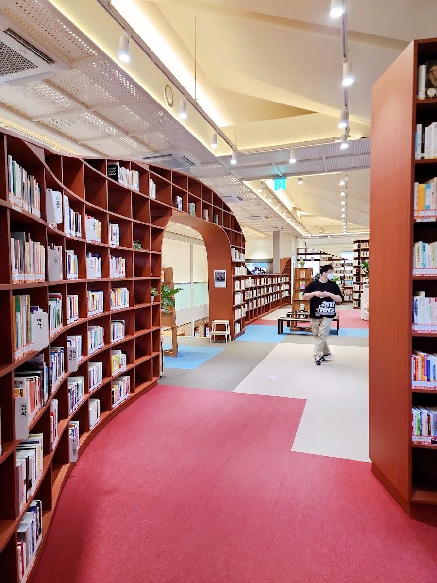 孫基禎文化図書館