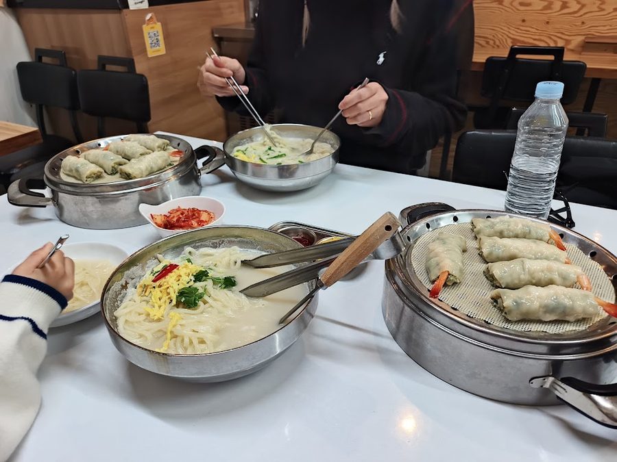 麻辣餃子與刀削麵
