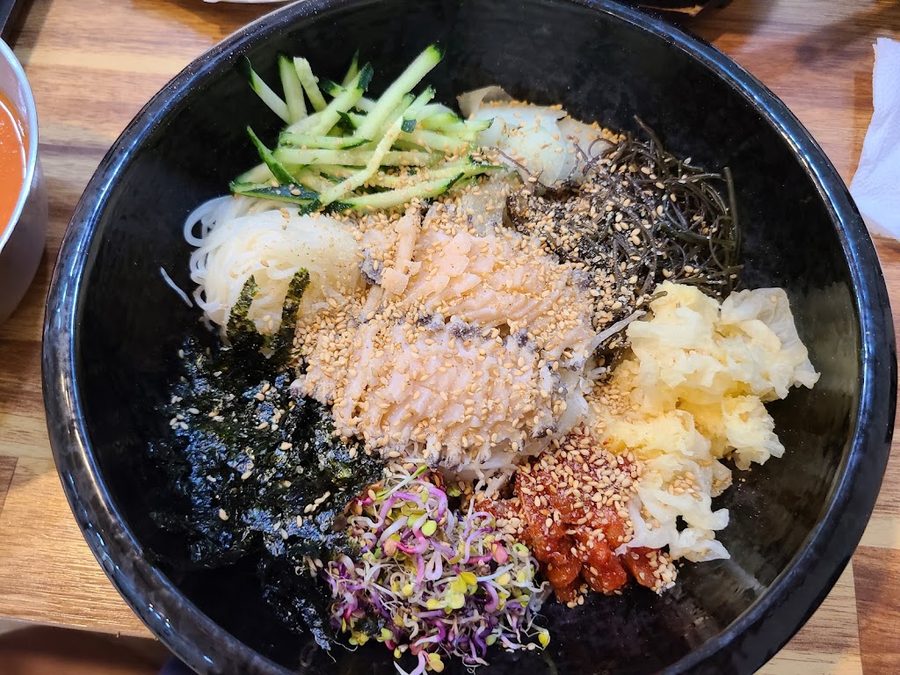 Wow Jeonbok Ttukbaegi Dolsotbap