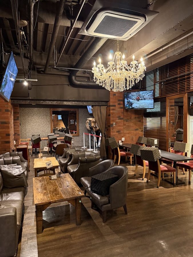 HUNTERS BAR in Akihabara TOKYO