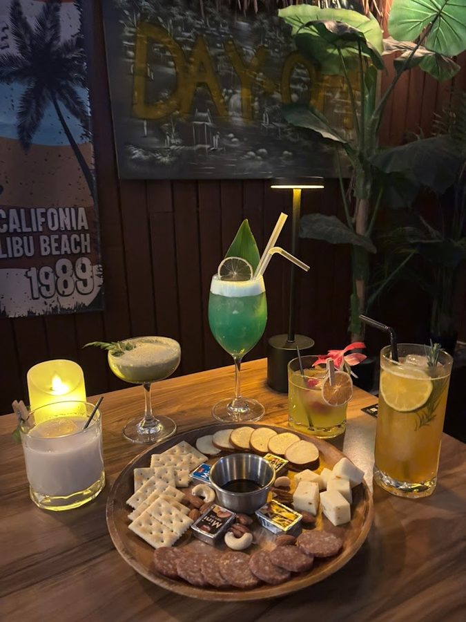 COCKTAIL & PUB DAYOFF