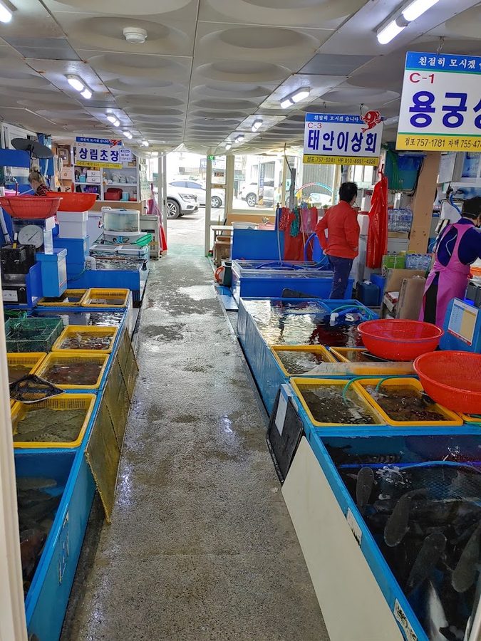 ミルラク魚貝類市場