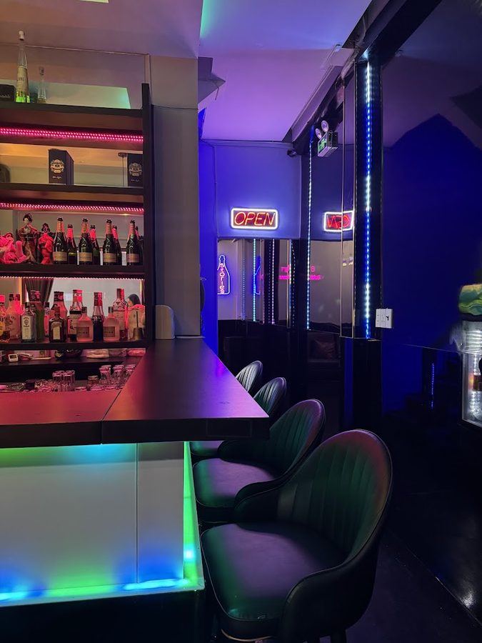 IDOL BAR