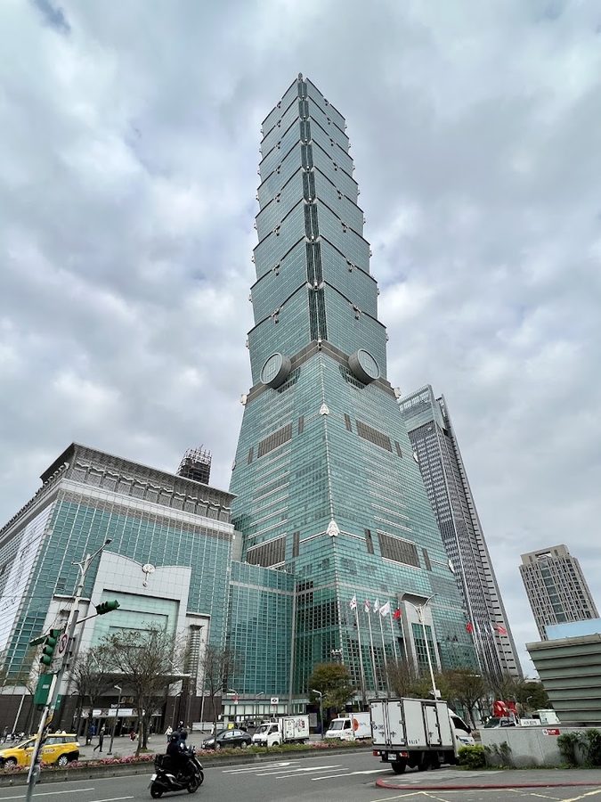 Taipei 101/World Trade Center Station (Xinyi)