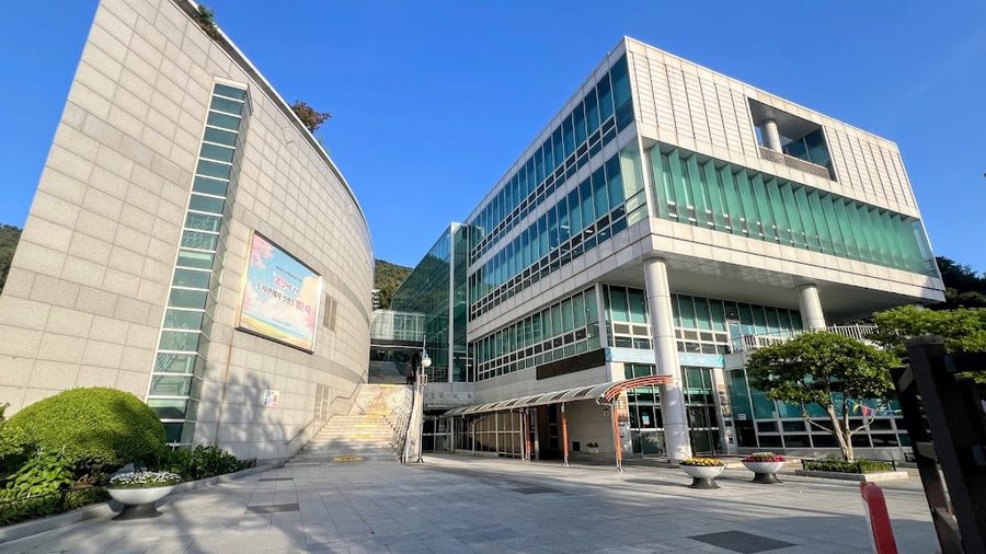 釜山廣域市立 龜浦圖書館