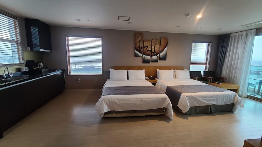 Rich Hotel