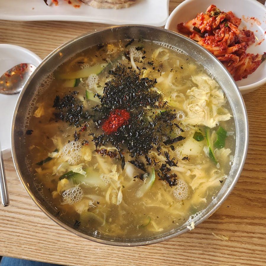 충무칼국수보쌈