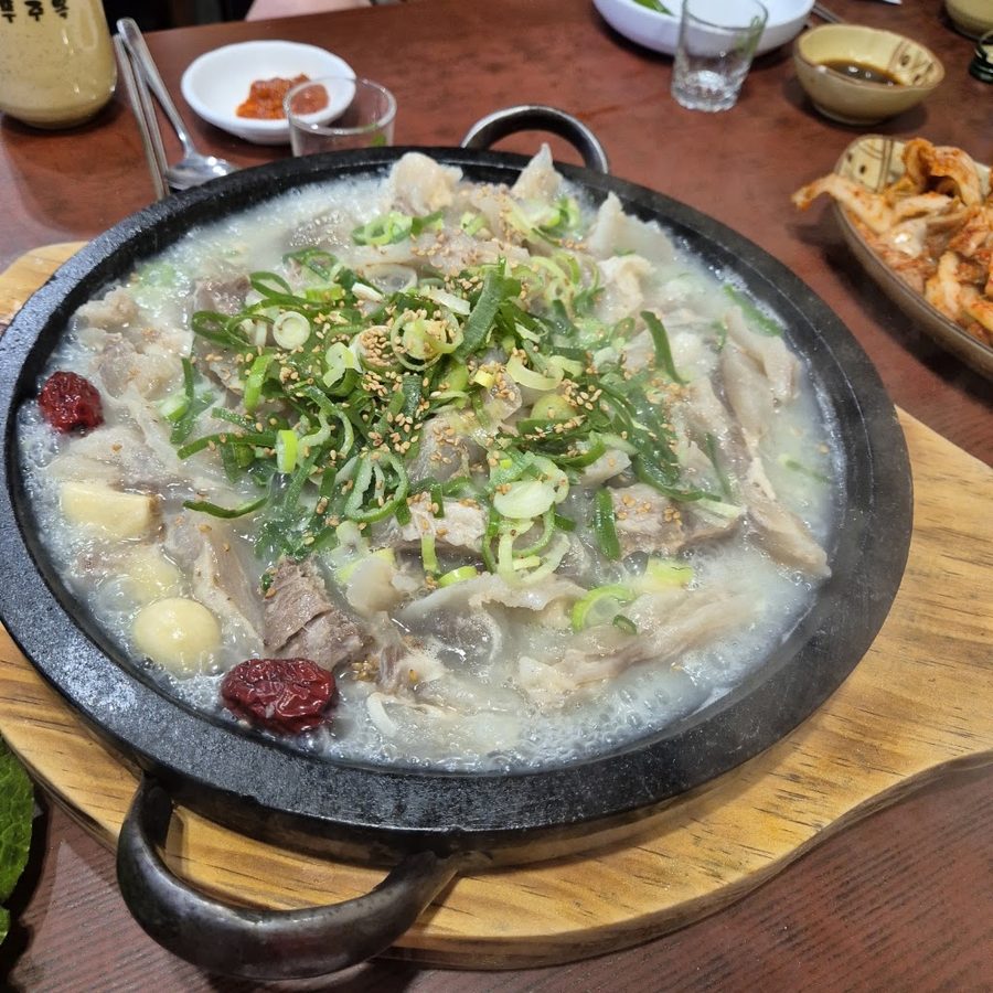 Pujuog