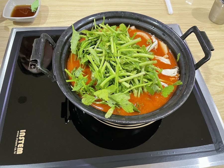 トゥンチョンシャブシャブカルグクス