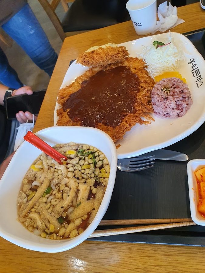 홍익돈까스 천안두정점