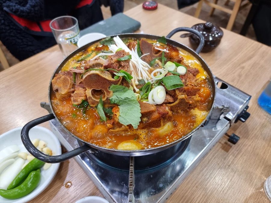 시골한방돼지국밥 부민점