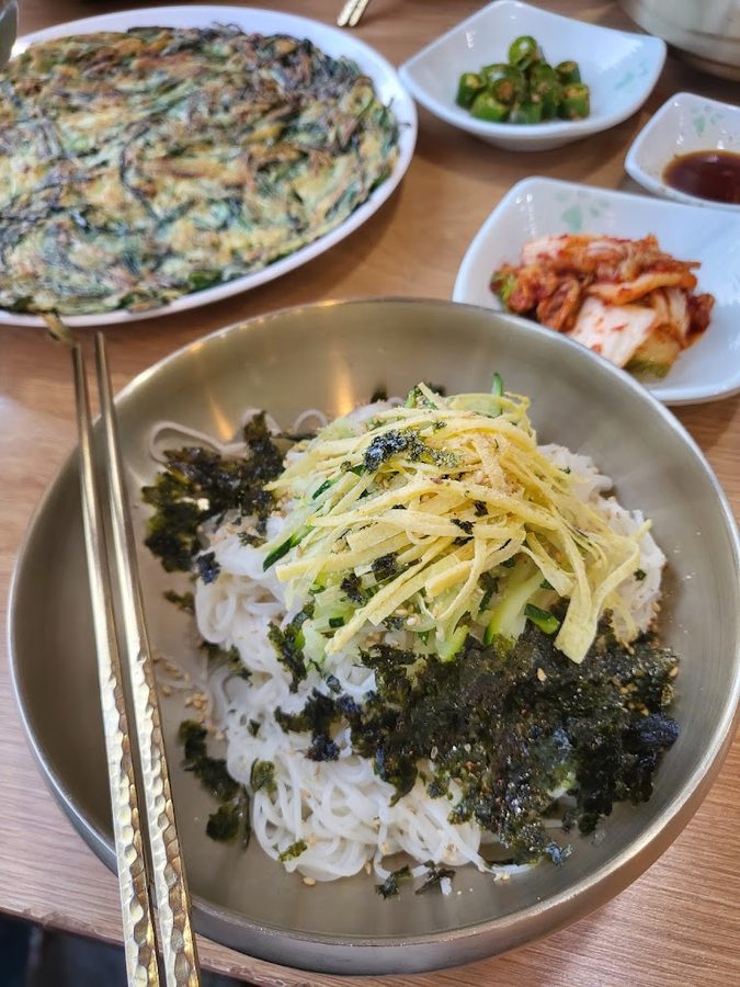 Gyeongju Ahwa Traditional Guksu Hwangseong Branch