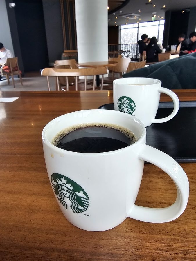 星巴克 束草校洞DT店