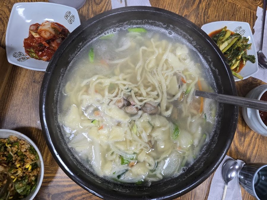 항아리손칼국수