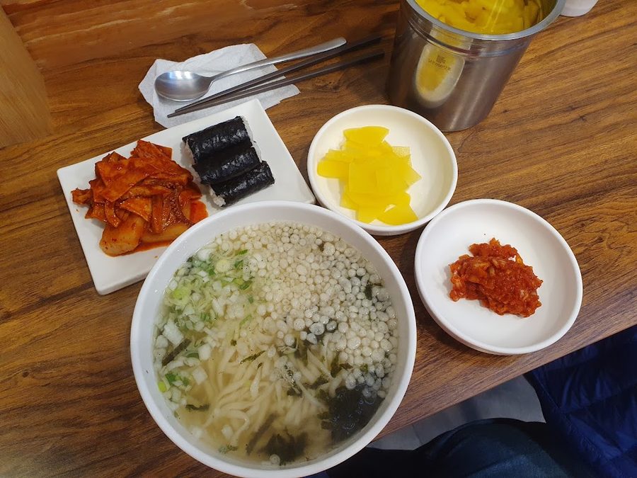 돼지칼국수