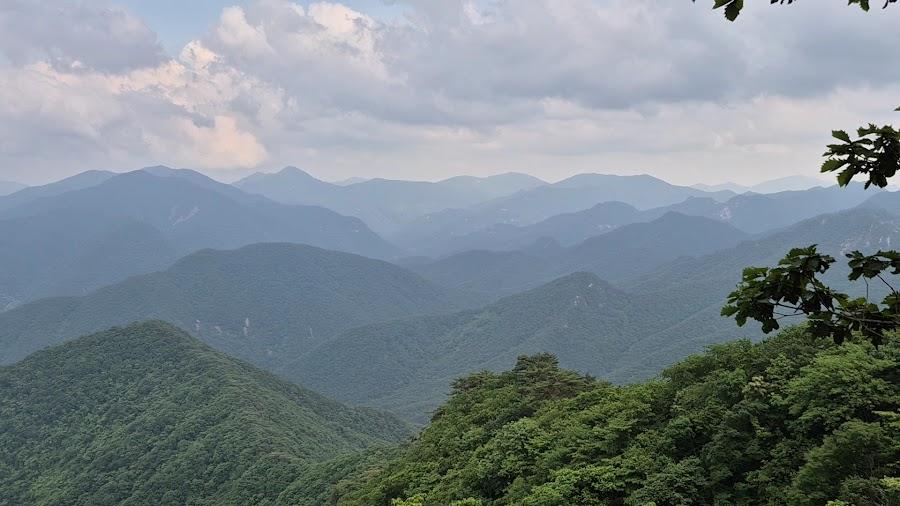 月岳山