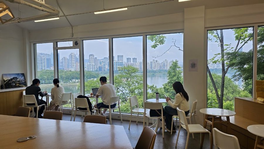 The Han River Cafe