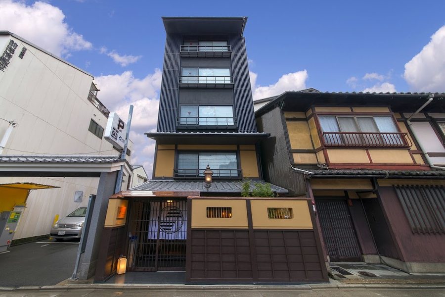 Gion Shinmonso