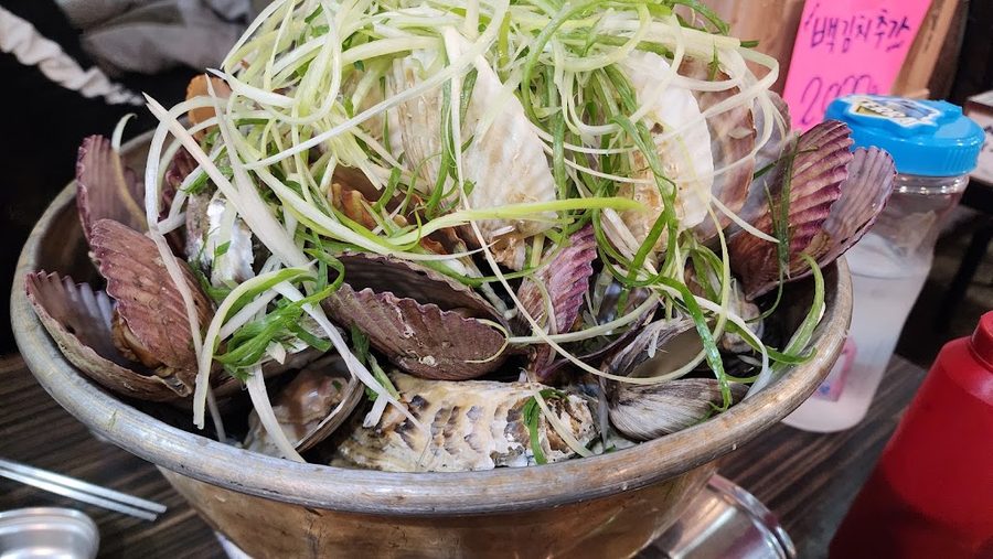 Bakdaebak Jogaejjim(steamed clams)