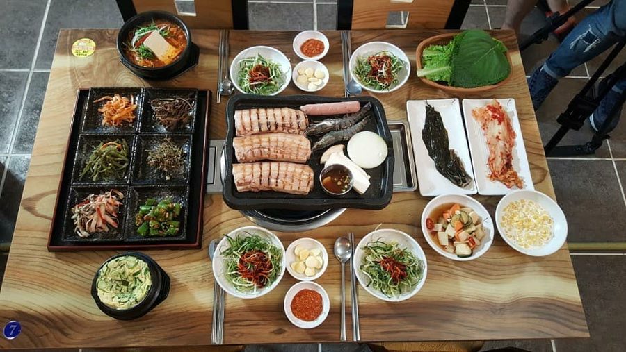 Gonghang Heukdwaeji Sicheong Geuttaegeujip Sicheong Branch