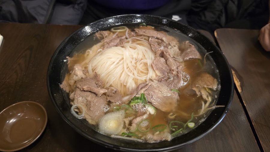 Pho Mons Olympic