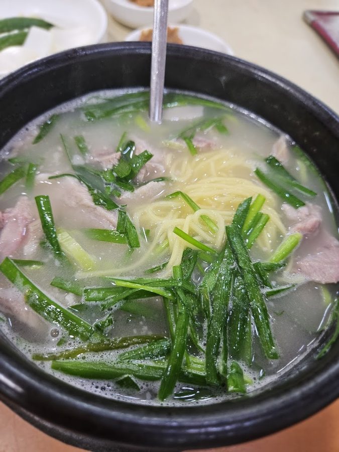 Jobang Halmae Dwaeji Gukbap