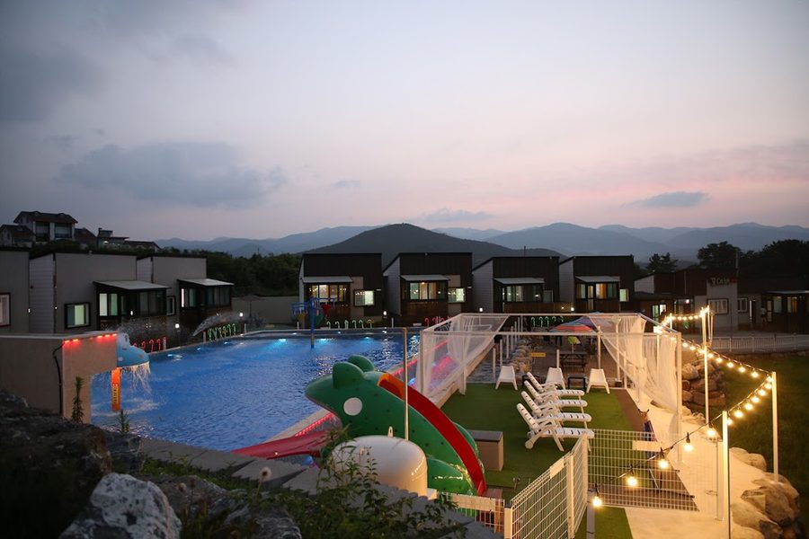 Uni Pool Villa