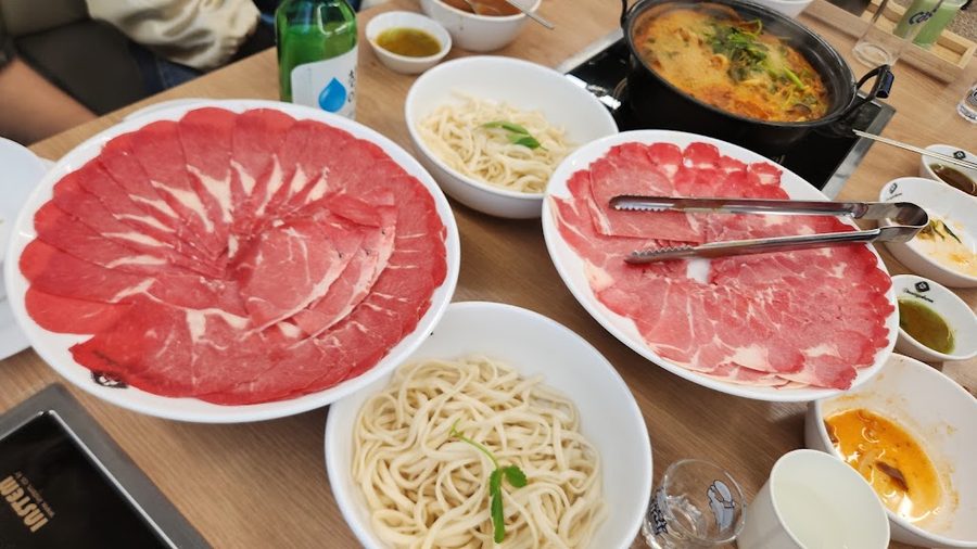 Deungchon Shabu Kalguksu Gwangalli Branch