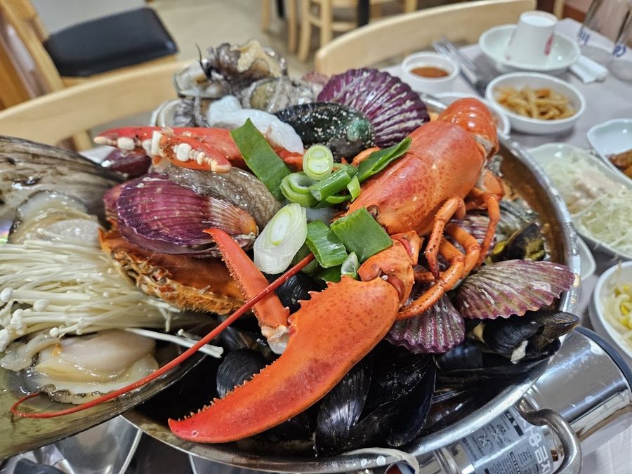 Tongyeong Eochon Fresh Seafood Hot Pot