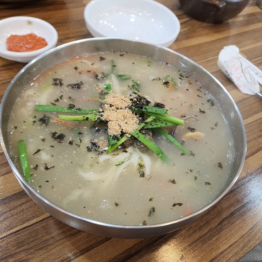 Arirang Jeontong Kalguksu