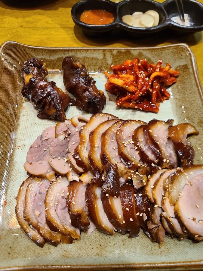 正仁豬腳菜包肉