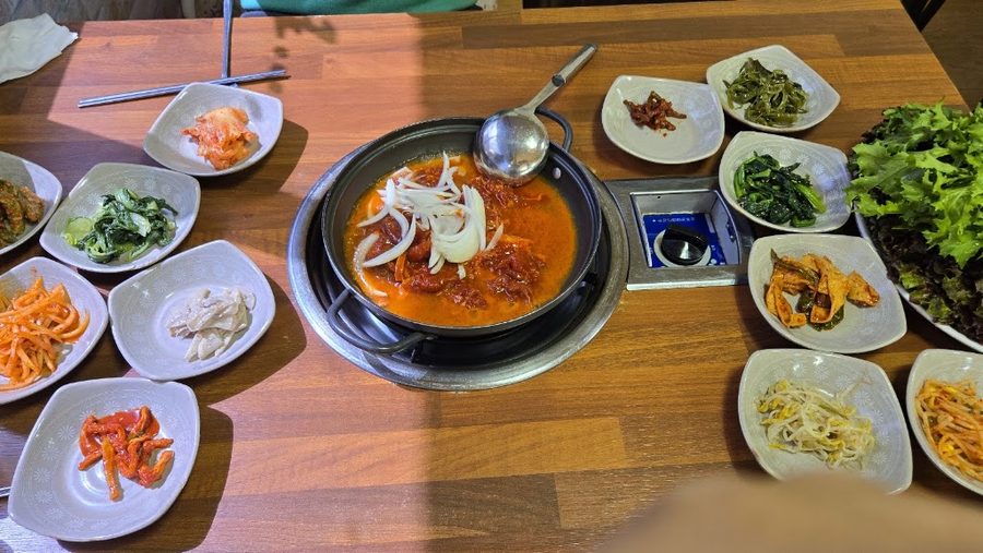 친정집우렁쌈밥