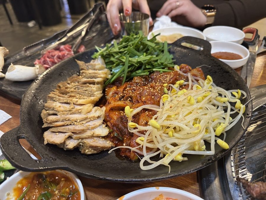 Busan Ajimae Gukbap Munjeong Terra Tower Branch