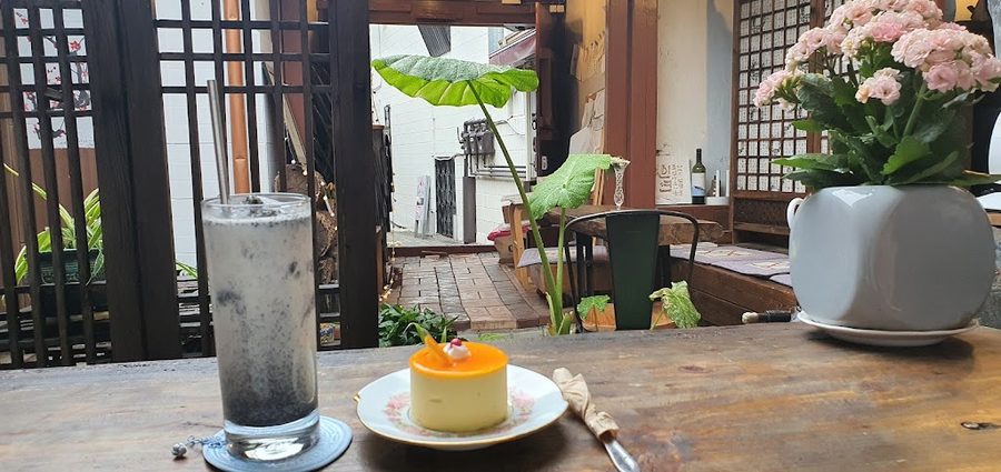 Cafe Yeogiinga