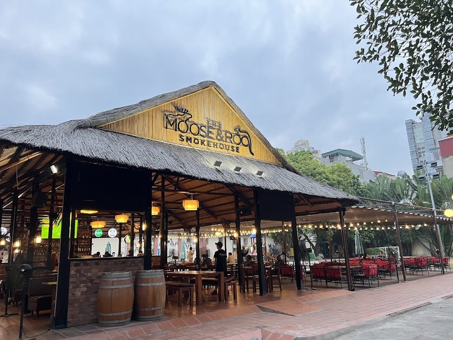 The Moose & Roo Pub and Grill