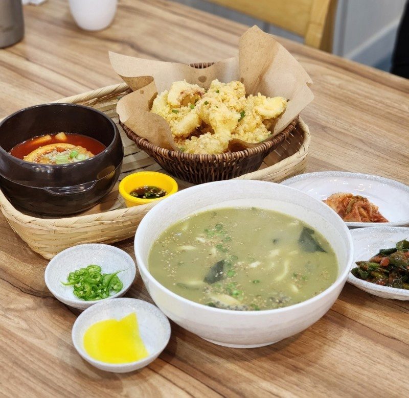 Cha Rong Abalone Noodle Soup