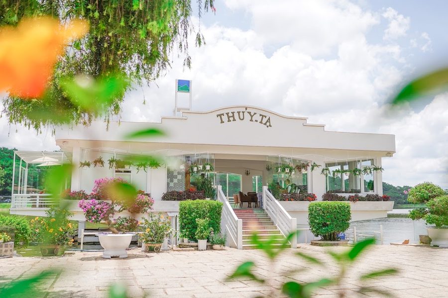 Thuỷ Tạ Restaurant & Cafe
