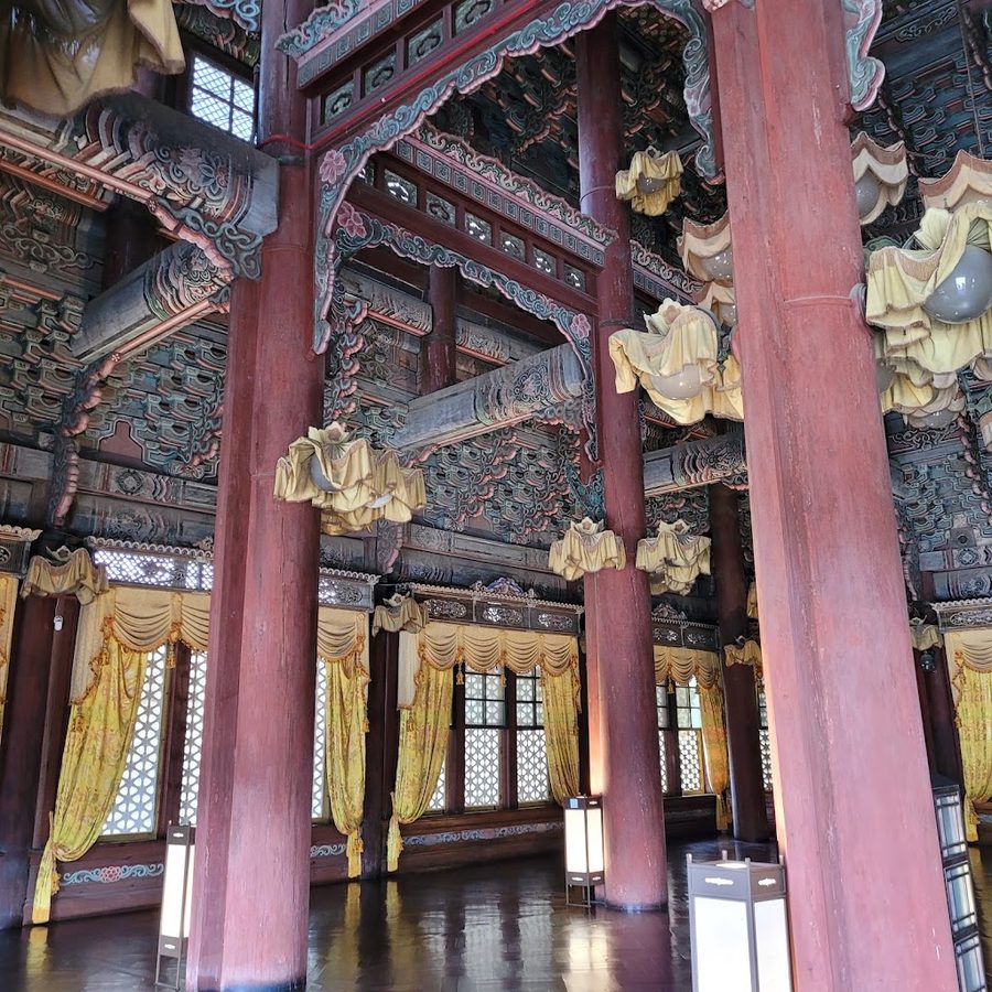 Changdeokgung Palace General Tourism Support Center