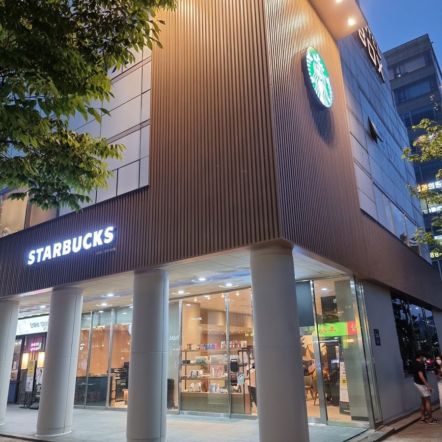 スタバ凡渓ロデオ店
