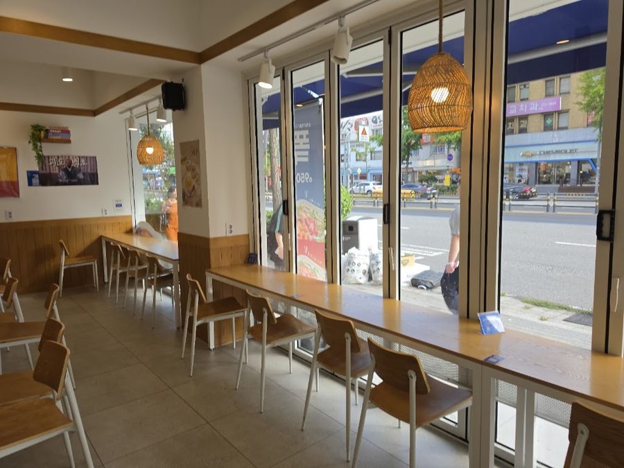 Slow Cali Hongdae Station Branch