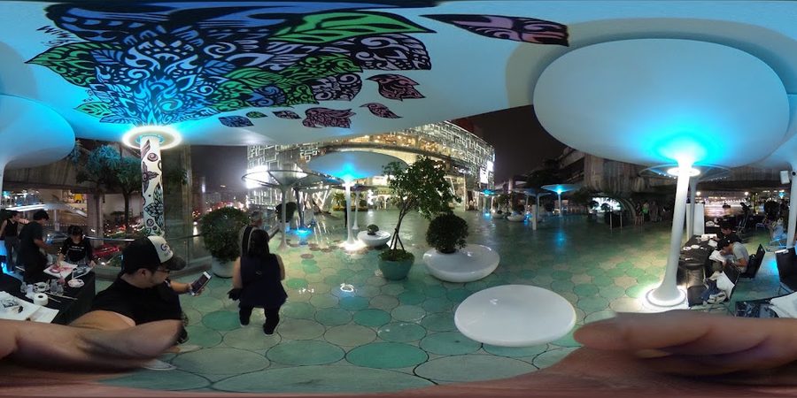 R Walk (Ratchaprasong SkyWalk)