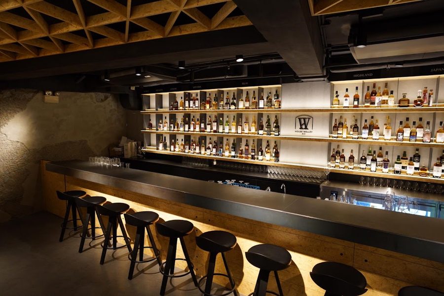 House Welley Whisky Bar