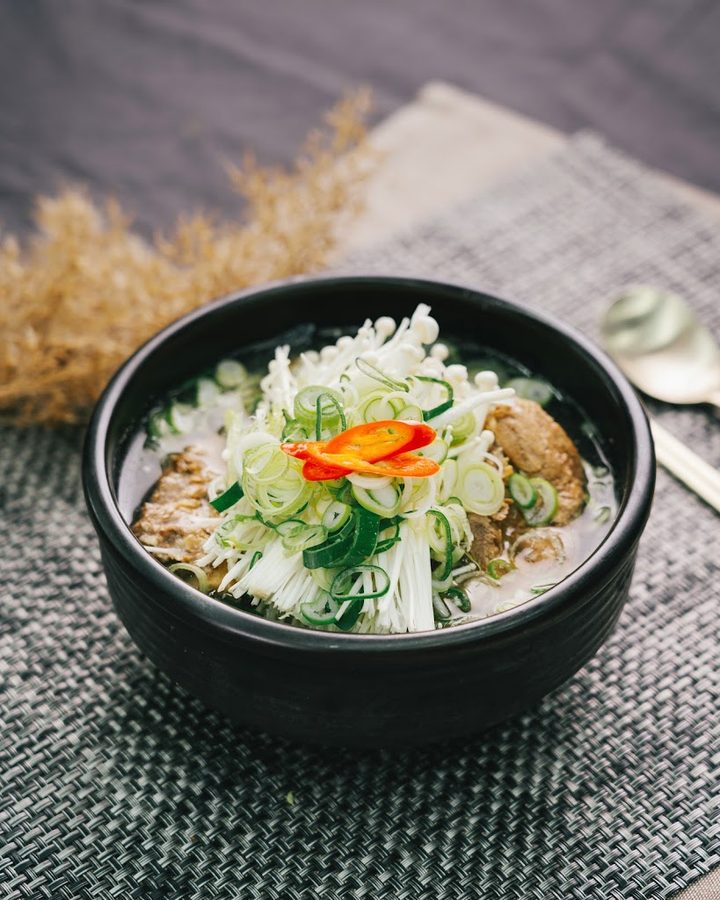 Jinju Naengmyeon Iseolok Cheonan